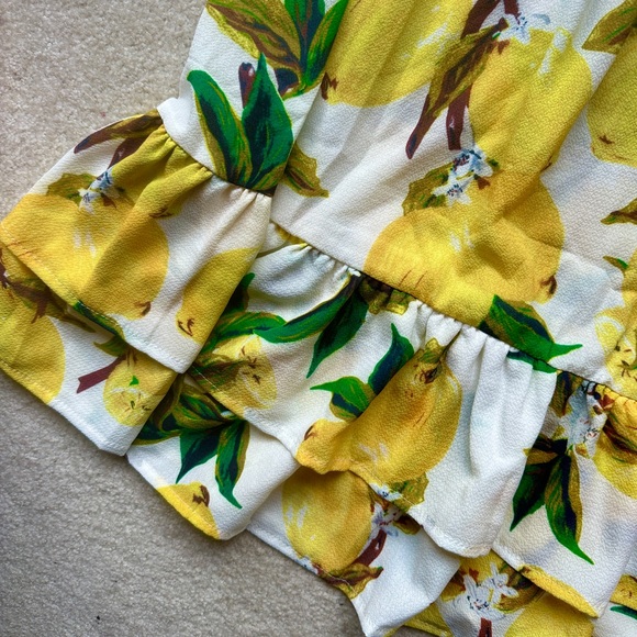Off shoulder flowy short lemon print dress size Large - Picture 4 of 6